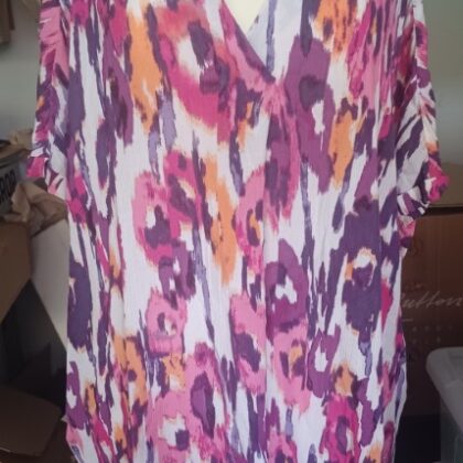 Nieuw shirt met korte mouw <br>Merk Yesta <br>maat 54/56